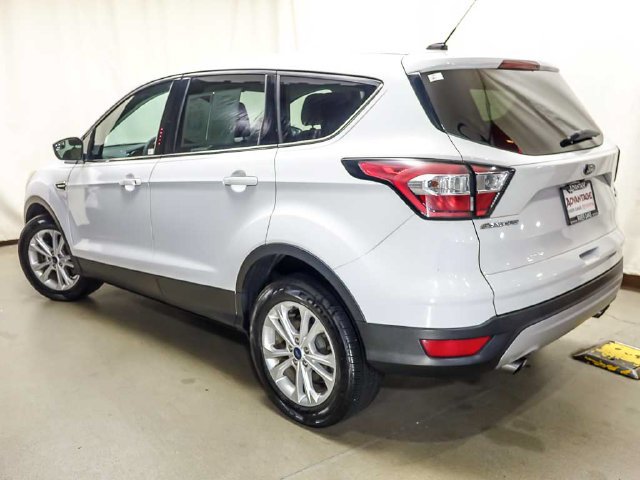 Used 2017 Ford Escape SE w/ SE Cold Weather Package AWD/4WD image 5