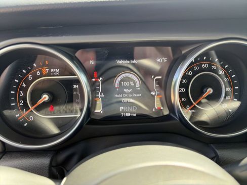 Used 2022 Jeep Wrangler Unlimited Sport image 33