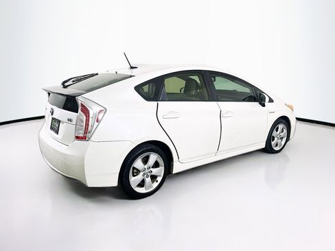 Used 2015 Toyota Prius Five w/ Advanced Technology Package FWD image 9