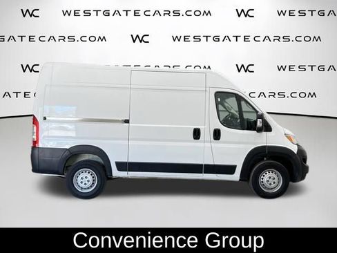 Used 2025 RAM ProMaster 2500 w/ Convenience Group FWD image 4