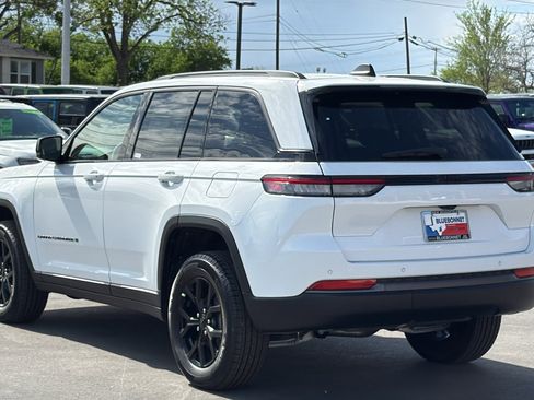 New 2026 Jeep Grand Cherokee Altitude RWD image 7