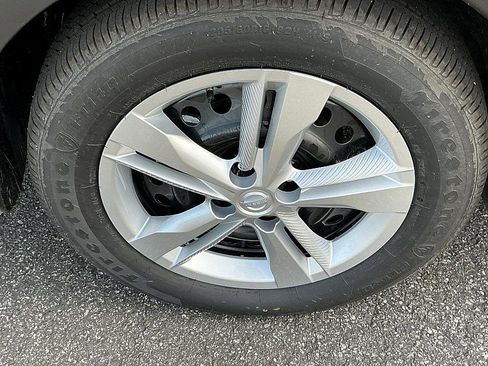 New 2025 Nissan Kicks S image 7