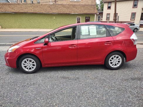 Used 2012 Toyota Prius V Two image 1