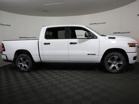 New 2026 RAM 1500 Express AWD/4WD image 4
