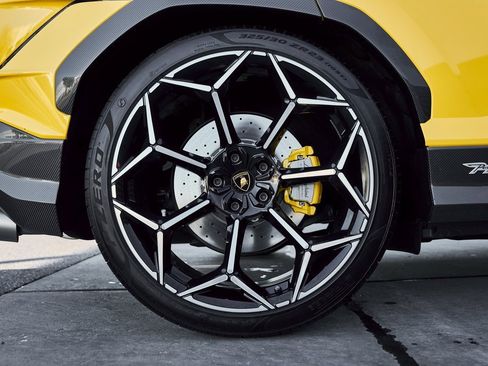 Used 2024 Lamborghini Urus Performante image 29