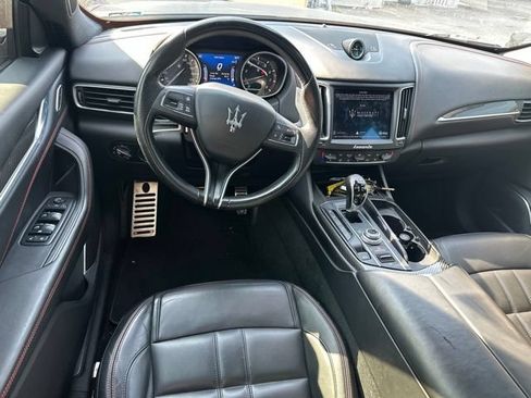 Used 2018 Maserati Levante GranSport AWD/4WD image 10