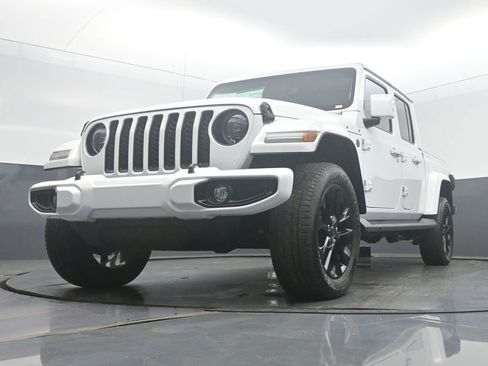 Used 2023 Jeep Gladiator Overland AWD/4WD image 44