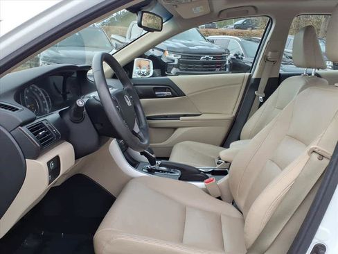 Used 2015 Honda Accord Touring image 13