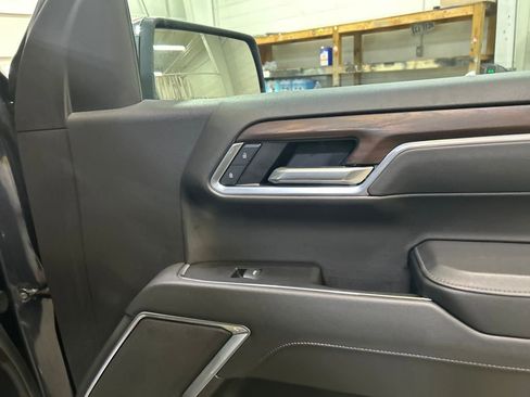 Used 2025 GMC Sierra 1500 SLT image 26