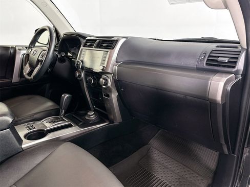 Used 2022 Toyota 4Runner SR5 Premium image 30