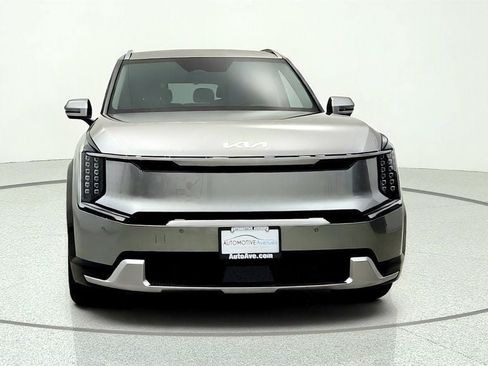 Used 2024 Kia EV9 Land AWD/4WD image 2