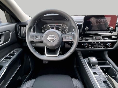 Certified 2024 Nissan Pathfinder SV FWD image 6