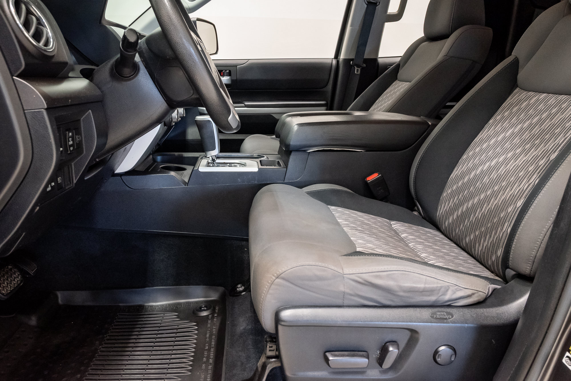 Used 2020 Toyota Tundra SR5 w/ TRD Off-Road Package AWD/4WD image 11