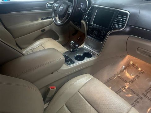Used 2015 Jeep Grand Cherokee Overland w/ Advanced Technology Group AWD/4WD image 10