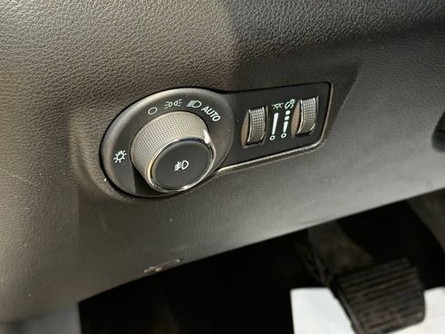 Used 2025 Jeep Compass Limited AWD/4WD image 18