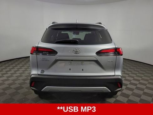 Used 2024 Toyota Corolla Cross XLE FWD image 7