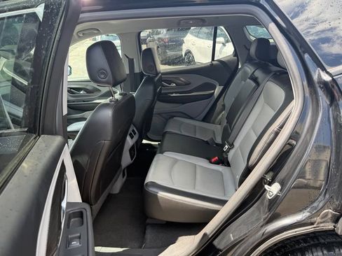 Used 2022 GMC Terrain SLT AWD/4WD image 10