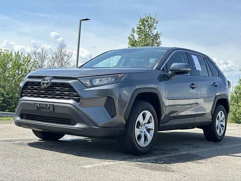 Used 2022 Toyota RAV4 LE AWD/4WD image 18