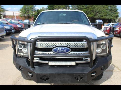 Used 2015 Ford F250 Platinum AWD/4WD image 2