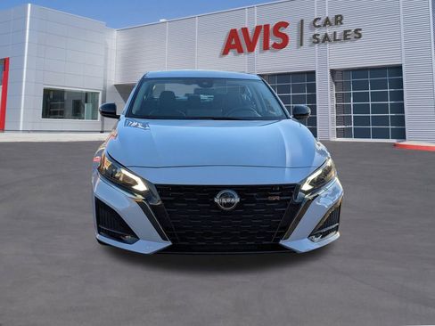 Used 2025 Nissan Altima 2.5 SR w/ SR Premium Package image 2