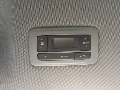 Used 2019 Toyota Sienna XLE image 29