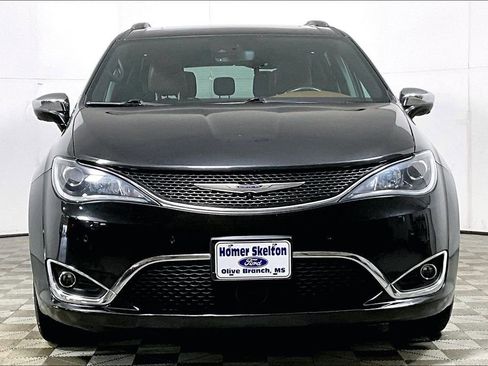 Used 2020 Chrysler Pacifica Limited w/ Tire & Wheel Group image 3