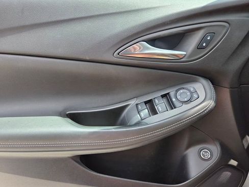 Used 2025 Buick Encore GX Preferred FWD image 16