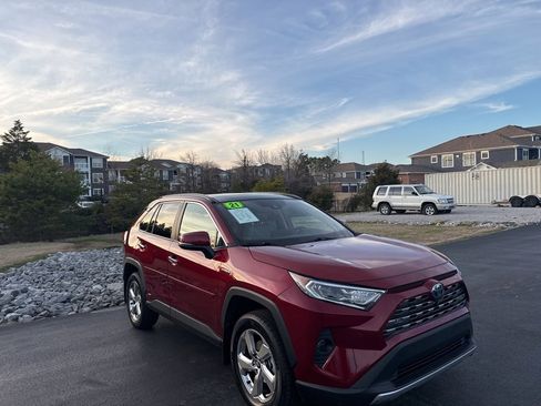 Used 2021 Toyota RAV4 Limited image 7