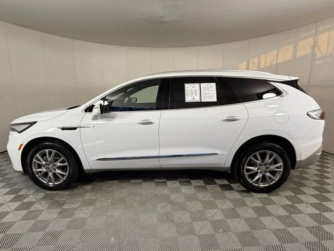 Used 2023 Buick Enclave Essence w/ Experience Buick Package image 3