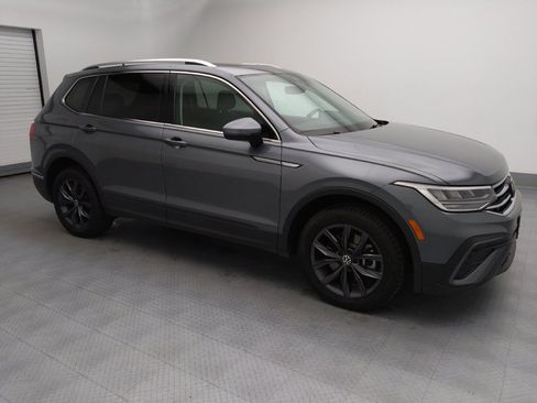 Used 2022 Volkswagen Tiguan SE AWD/4WD image 11