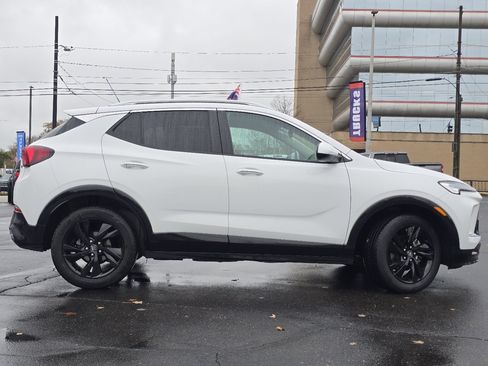 Used 2024 Buick Encore GX Sport Touring image 21