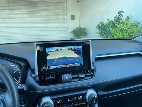 Used 2025 Toyota RAV4 XLE w/ Convenience Package image 25