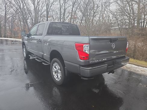Used 2024 Nissan Titan SV w/ SV Convenience Package image 6