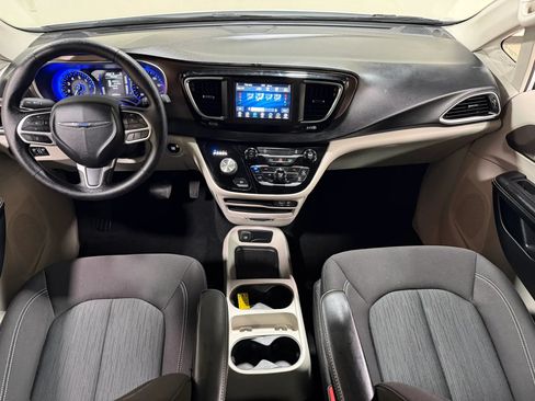 Used 2020 Chrysler Voyager LX FWD image 45