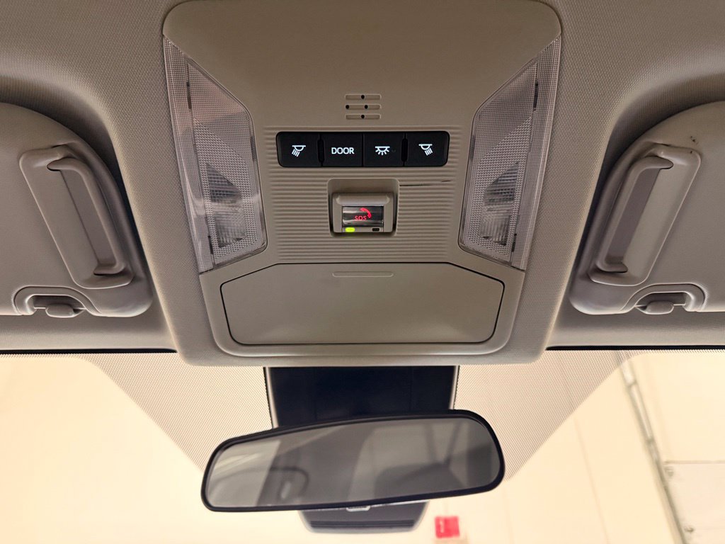 Used 2025 Toyota RAV4 XLE FWD image 22