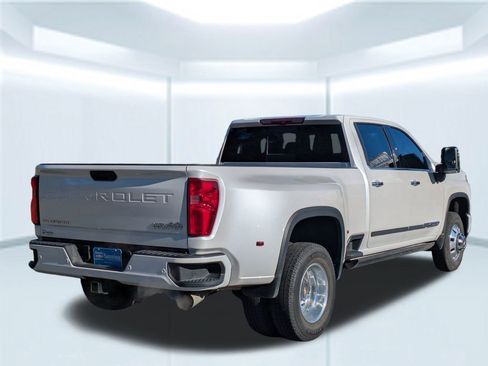 Used 2025 Chevrolet Silverado 3500 High Country w/ High Country Premium Package image 6