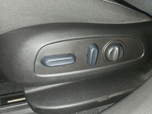 Used 2023 Chevrolet Blazer LT image 12