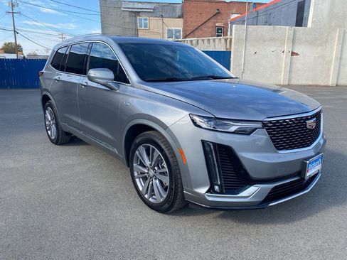 Used 2025 Cadillac XT6 Premium Luxury image 10