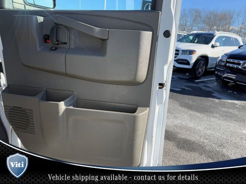 Used 2016 GMC Savana 2500 Work Van w/ Chrome Appearance Package image 23