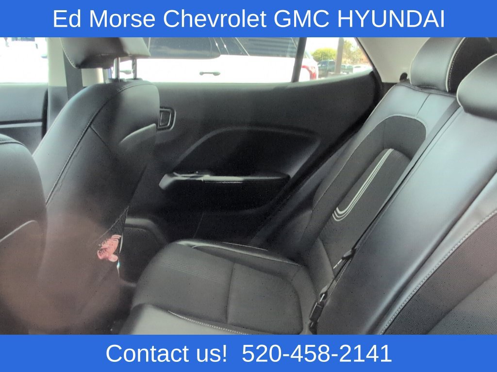 Used 2022 Hyundai Venue Limited FWD image 10
