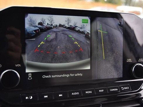 Certified 2024 Nissan Pathfinder SL image 14