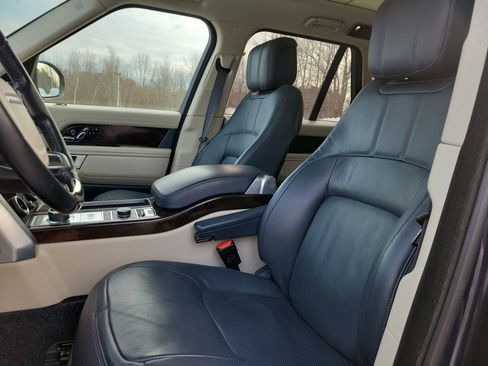 Used 2020 Land Rover Range Rover HSE image 4