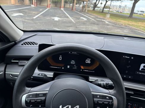 Used 2025 Kia K5 LXS image 29