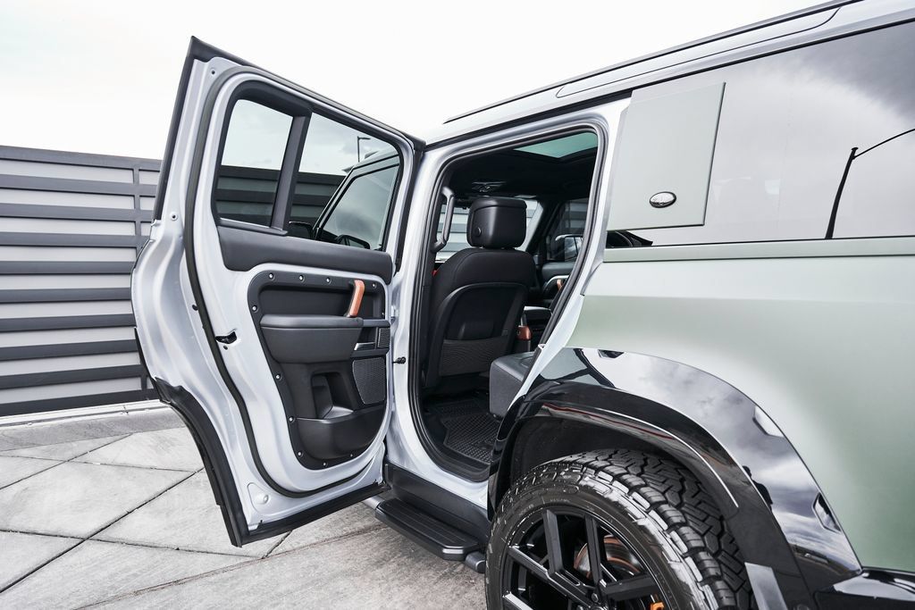 Used 2023 Land Rover Defender 110 X AWD/4WD image 34