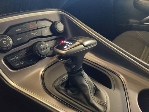 Used 2019 Dodge Challenger SXT w/ Driver Convenience Group RWD image 26