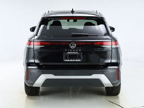 New 2026 Volkswagen Tiguan SE image 8
