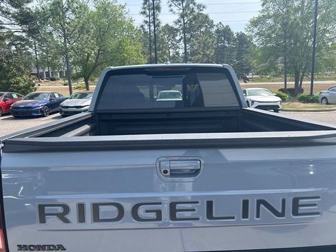 Used 2025 Honda Ridgeline RTL image 5