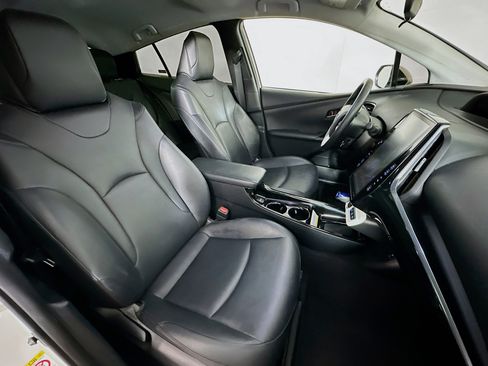 Used 2018 Toyota Prius Prime Premium image 29