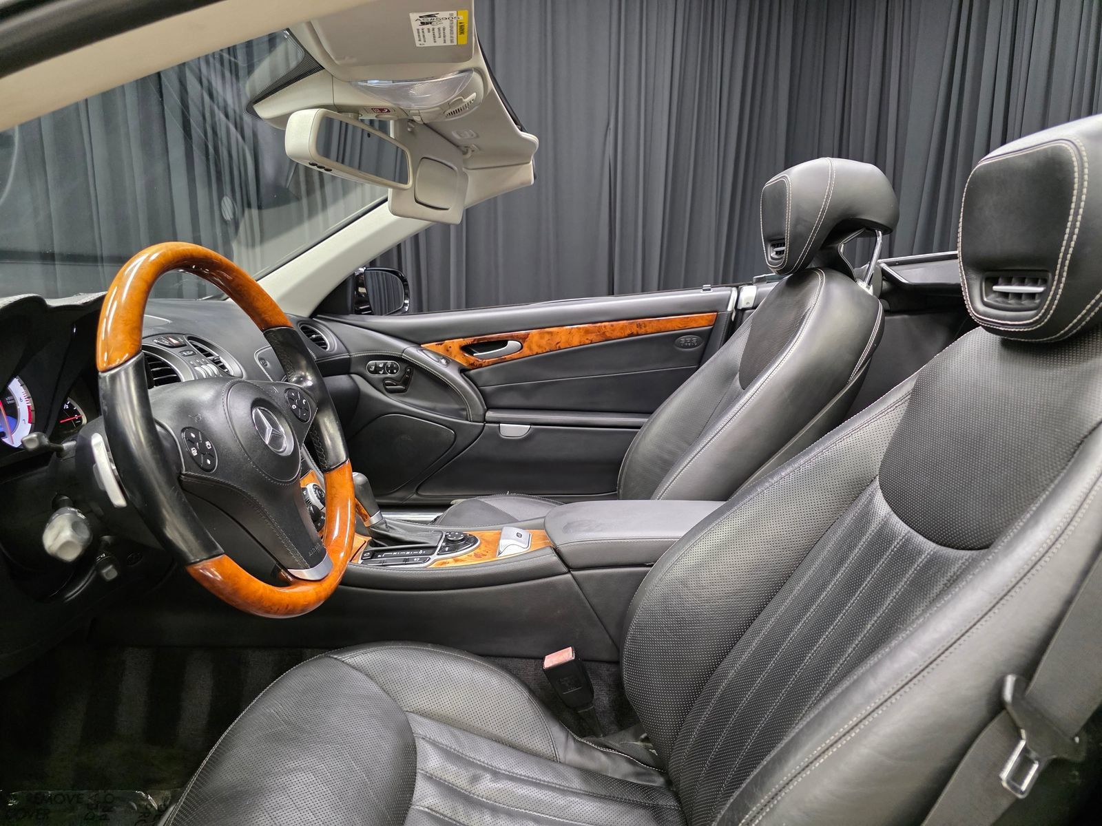 Used 2011 Mercedes-Benz SL 550 image 21