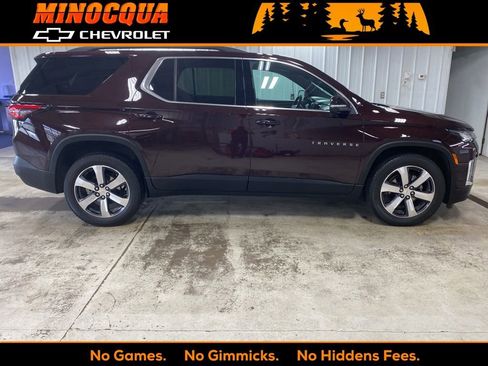 Used 2023 Chevrolet Traverse LT w/ LT Premium Package AWD/4WD image 1